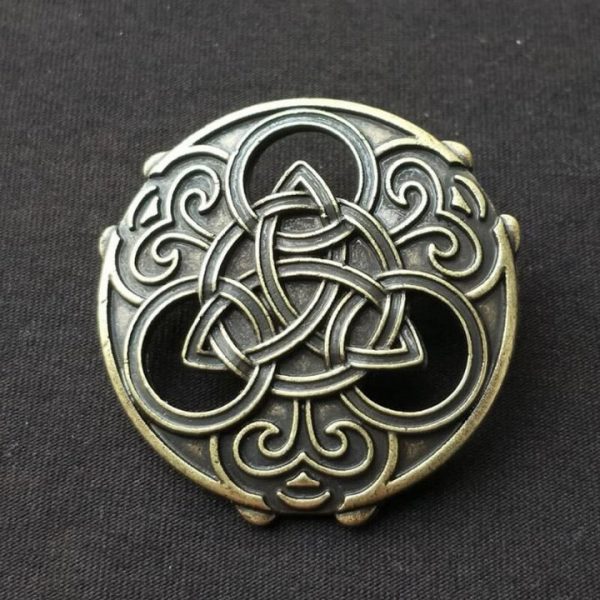 Viking Brooch – Triquetra
